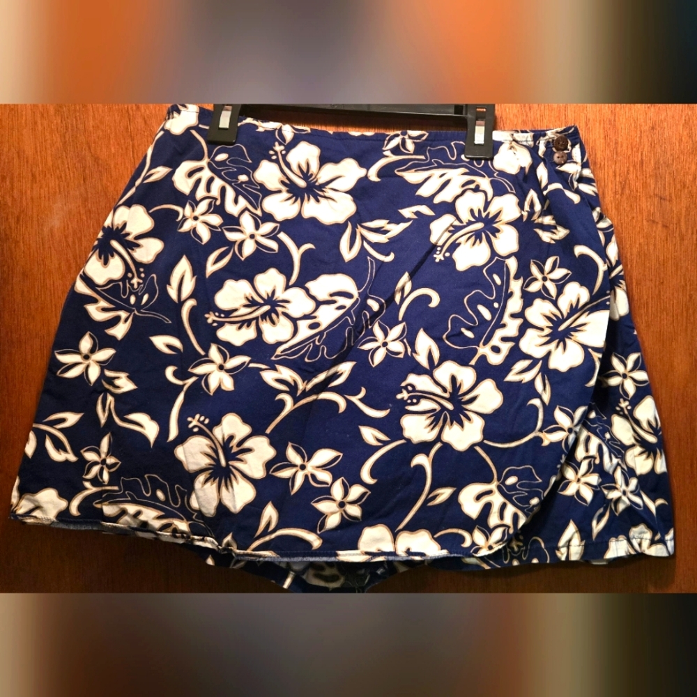 Hilo Hattie Hawaiian Original NWOT Blue Floral Skort szL - Picture 1 of 7